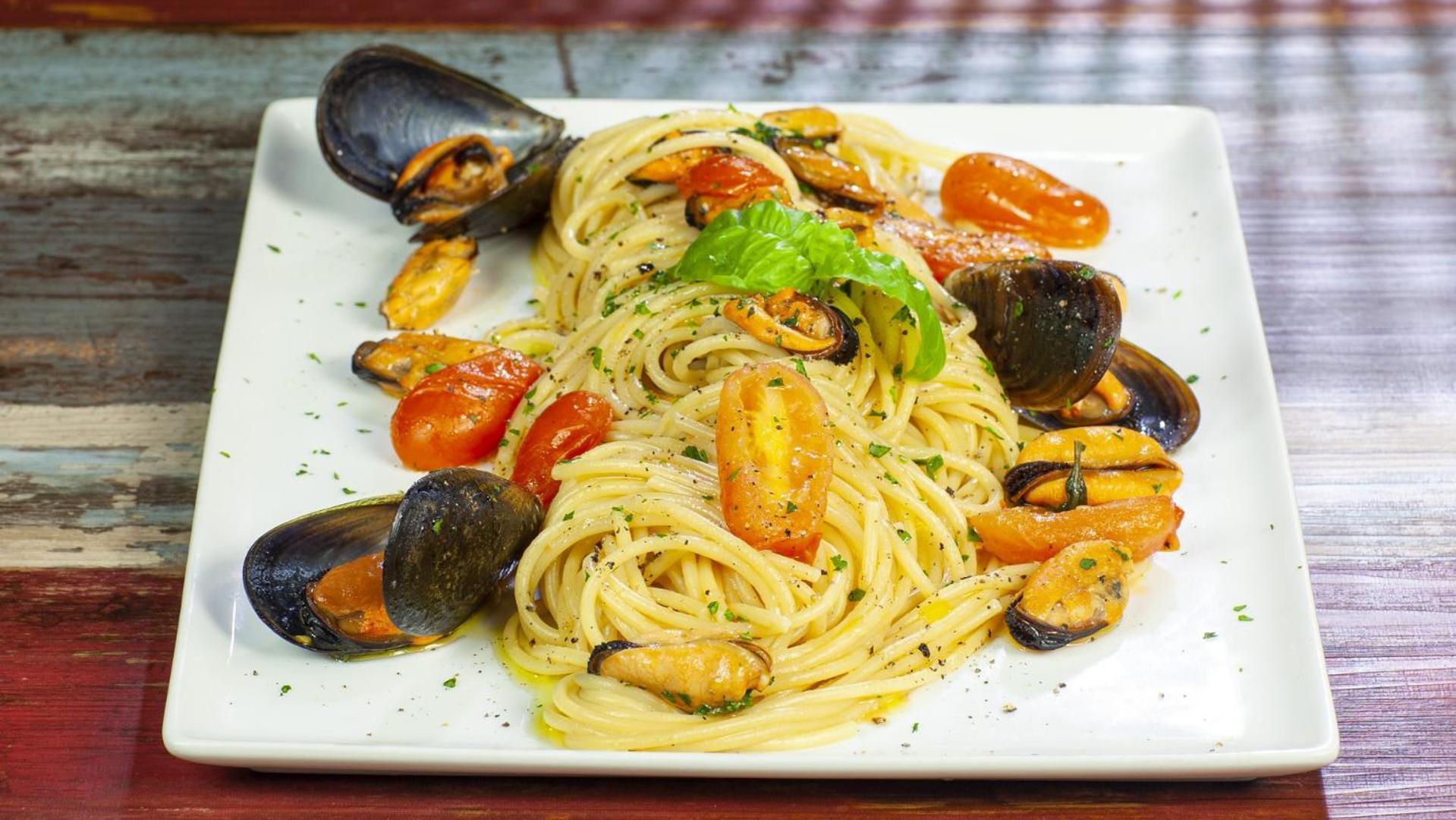 Hotel Half Moon Airport Restaurant Rimini Exterior photo